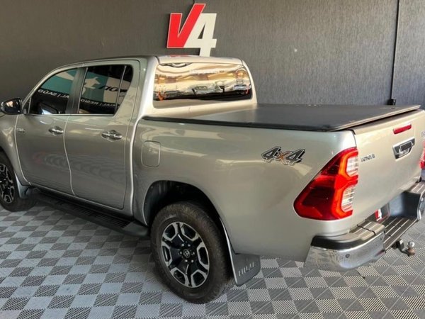 Foto 8 - Toyota Hilux SRX 2.8 Turbo Diesel 4x4