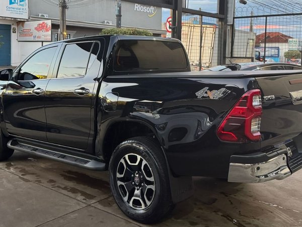 Foto 4 - Toyota Hilux SRX 2.8 Turbo Diesel 4x4