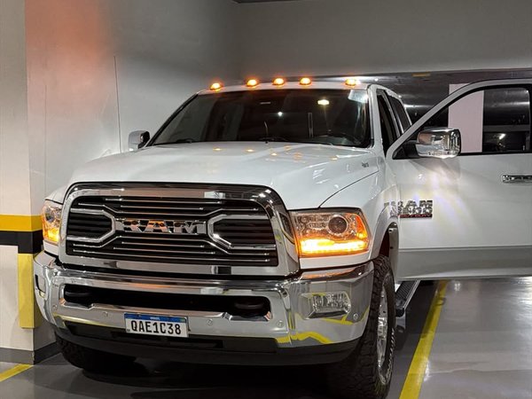 Foto 2 - RAM 2500 Laramie 6.7 Turbo Diesel 4x4