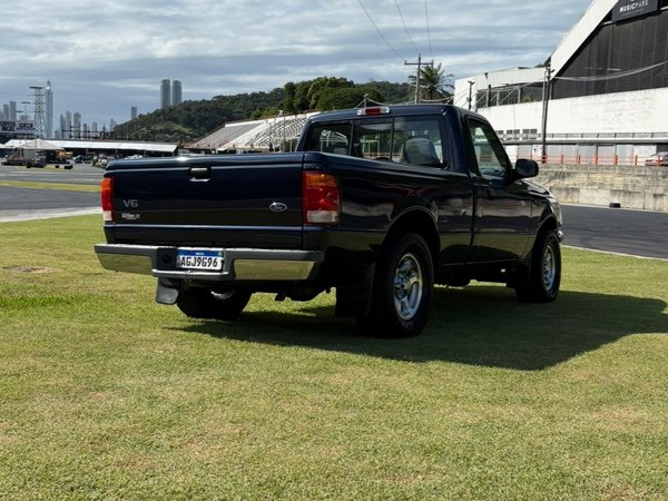 Foto 3 - Ford Ranger XLT 4.0 V6 Gasolina 4x2 C.S