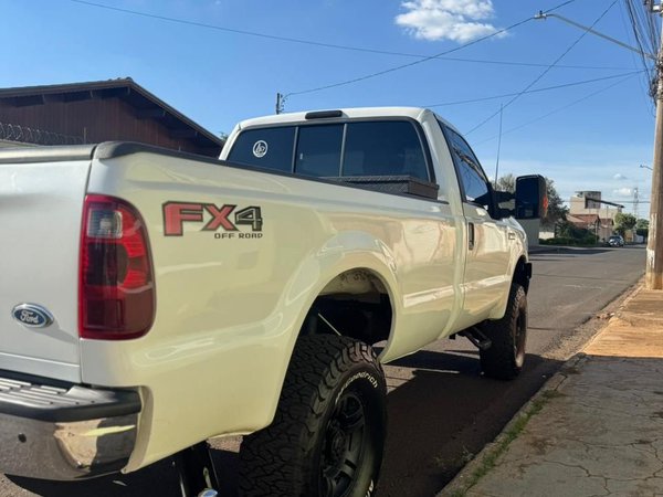 Foto 2 - Ford F250 XLT 3.9 Turbo Diesel 4x4 C.S