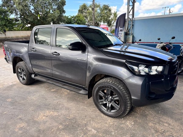 Foto 1 - Toyota Hilux SR 2.8 Turbo Diesel 4x4