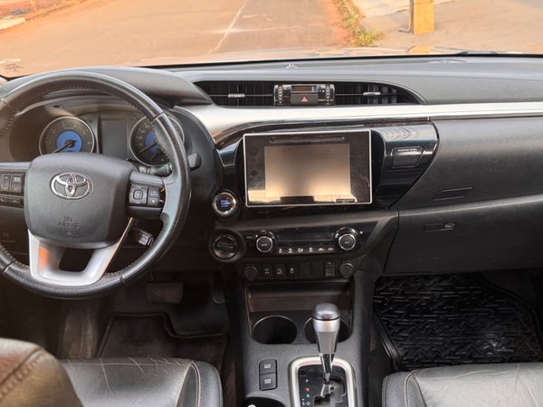 Foto 4 - Toyota Hilux SRV 2.8 Turbo Diesel 4x4