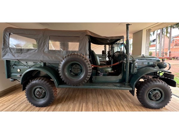 Foto 5 - Dodge RAM D150 7.2 V8 Big Block