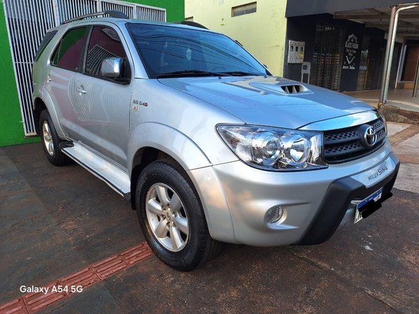 Foto 1 - Toyota Hilux SW4 SRV 3.0 Turbo Diesel 4x4