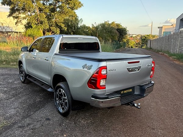 Foto 4 - Toyota Hilux SRX 2.8 Turbo Diesel 4x4