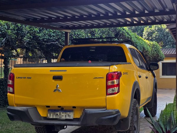 Foto 5 - Mitsubishi L200 Savana GLS 2.4 Turbo Diesel 4x4