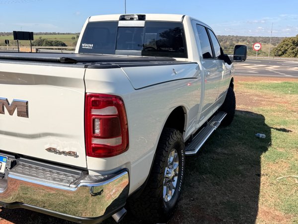 Foto 6 - RAM 2500 Laramie 6.7 Turbo Diesel 4x4