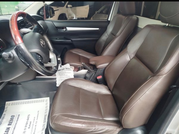 Foto 6 - Toyota Hilux 2.8 Turbo Diesel 4x4 C.S