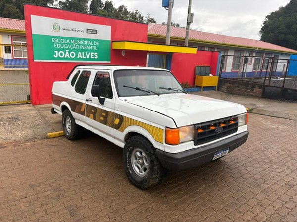 Foto 1 - Ford F1000 3.9 Diesel