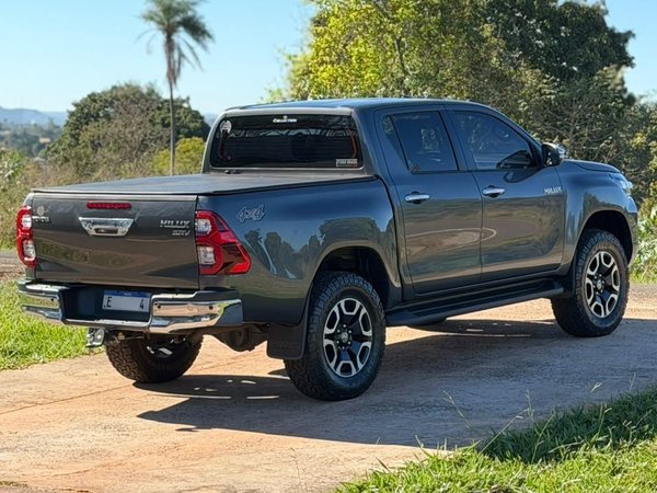 Foto 7 - Toyota Hilux SRV 2.8 Turbo Diesel 4x4