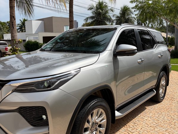 Foto 1 - Toyota Hilux SW4 SRX 2.8 Turbo Diesel 4x4