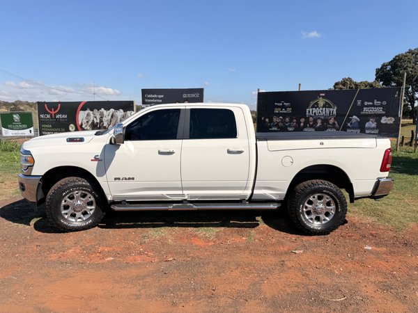 Foto 4 - RAM 2500 Laramie 6.7 Turbo Diesel 4x4