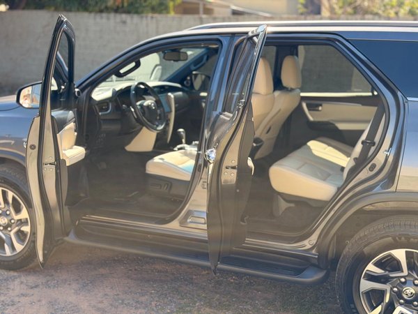 Foto 5 - Toyota Hilux SW4 Diamond D4-D 2.8 Turbo Diesel 4x4