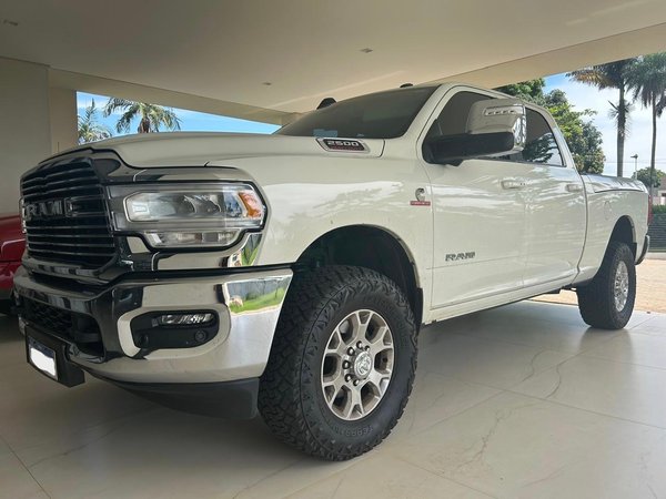 Foto 1 - RAM 2500 Laramie 6.7 Turbo Diesel 4x4