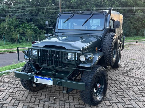 Foto 2 - Toyota Bandeirantes Jipe