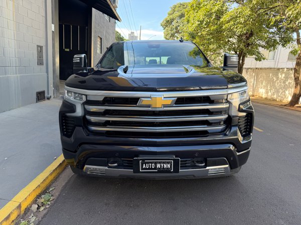 Foto 2 - Chevrolet Silverado 1500 High Country 5.3 V8 Gasolina 4x4