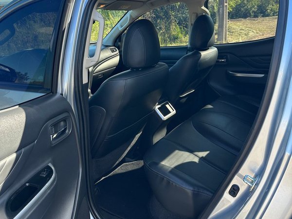 Foto 7 - Mitsubishi L200 Triton Sport HPE-S 2.4 Turbo Diesel 4x4