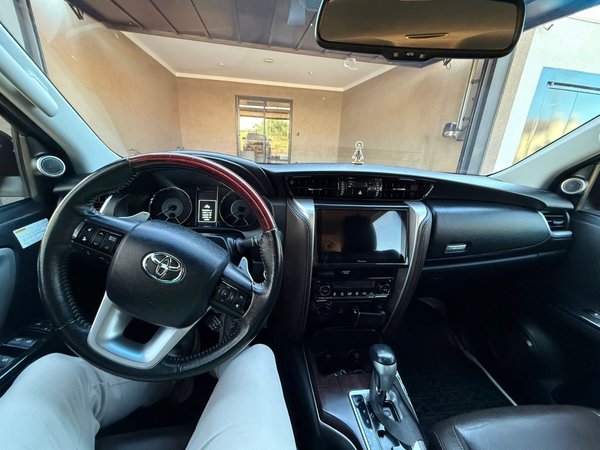 Foto 5 - Toyota Hilux SW4 SRX 2.8 Turbo Diesel 4x4