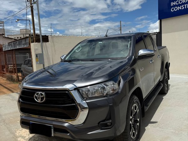 Foto 1 - Toyota Hilux SRV 2.8 Turbo Diesel 4x4