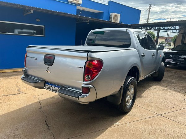 Foto 5 - Mitsubishi L200 Triton GLX 3.2 Turbo Diesel 4x4
