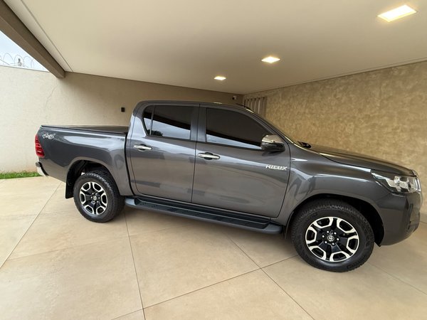 Foto 1 - Toyota Hilux SRV 3.0 Turbo Diesel 4x4