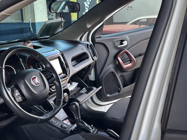 Foto 5 - Fiat Toro Freedom 1.8 16v