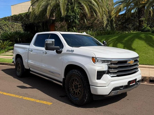 Foto 2 - Chevrolet Silverado 1500 High Country 5.3 V8 Gasolina 4x4