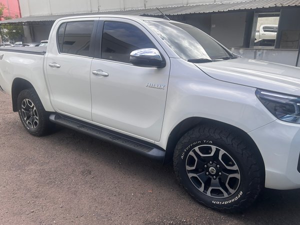 Foto 1 - Toyota Hilux SRX 2.8 Turbo Diesel 4x4