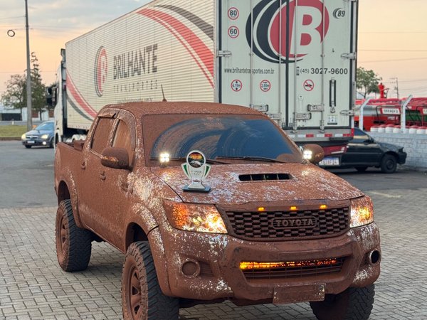 Foto 7 - Toyota Hilux SR 3.0 Turbo Diesel 4x4