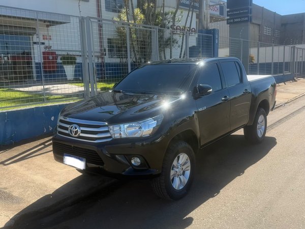 Foto 1 - Toyota Hilux SRV 2.8 Turbo Diesel 4x4