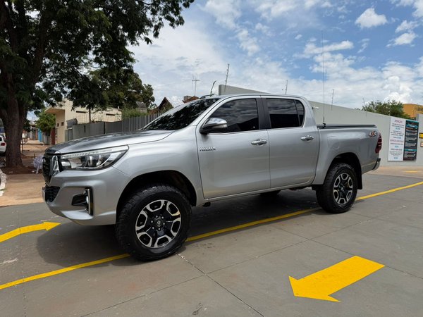 Foto 1 - Toyota Hilux SRX 2.8 Turbo Diesel 4x4