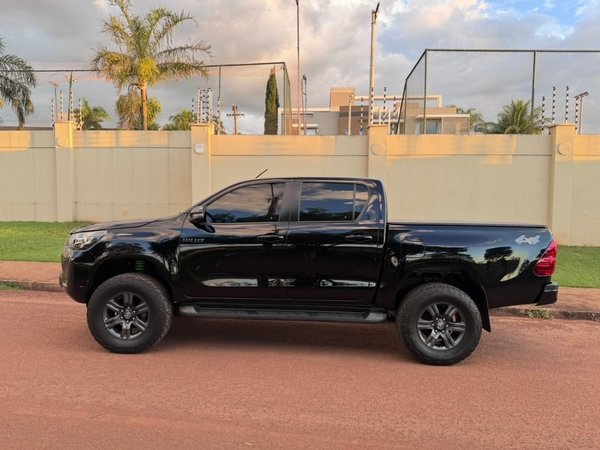 Foto 3 - Toyota Hilux SR 2.8 Turbo Diesel 4x4