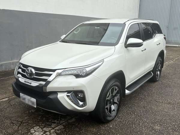 Foto 1 - Toyota Hilux SW4 SRX Diamond 2.8 Turbo Diesel 4x4
