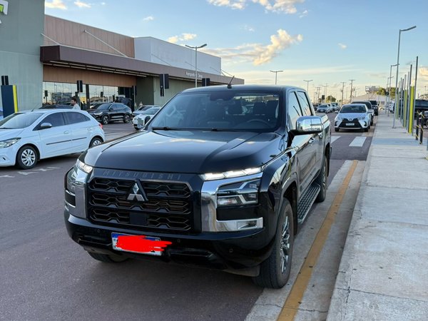 Foto 1 - Mitsubishi Triton HPE-S 2.4 Bi-Turbo Diesel 4x4