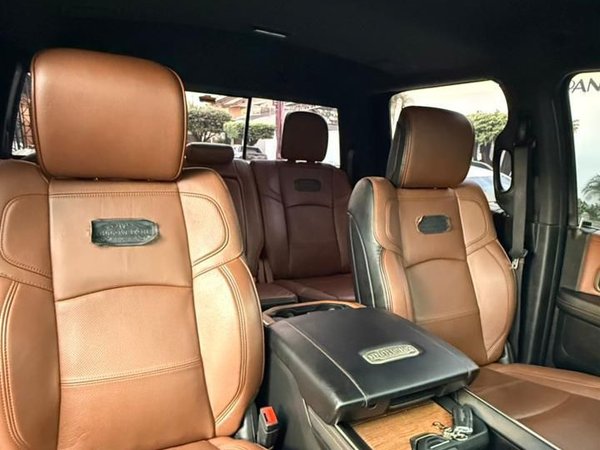 Foto 9 - RAM 3500 Longhorn Limited 6.7 Turbo Diesel 4x4