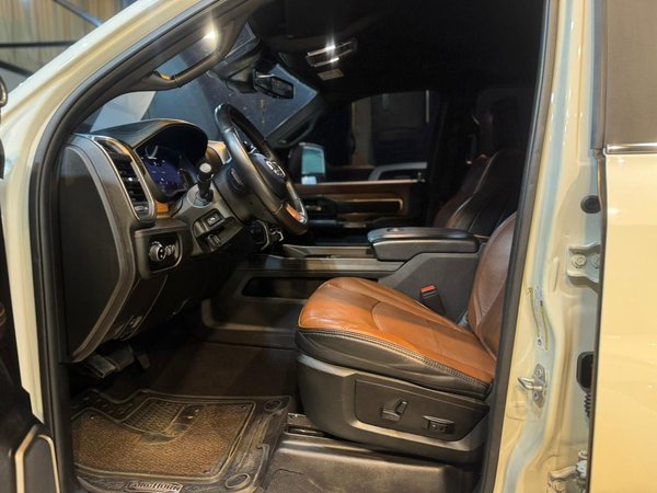 Foto 5 - RAM 3500 Longhorn Limited 6.7 Turbo Diesel 4x4