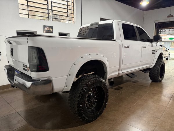 Foto 4 - RAM 2500 Laramie 6.7 Turbo Diesel 4x4