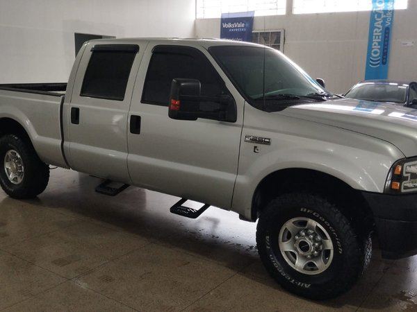 Foto 2 - Ford F250 XLT 3.9 Turbo Diesel