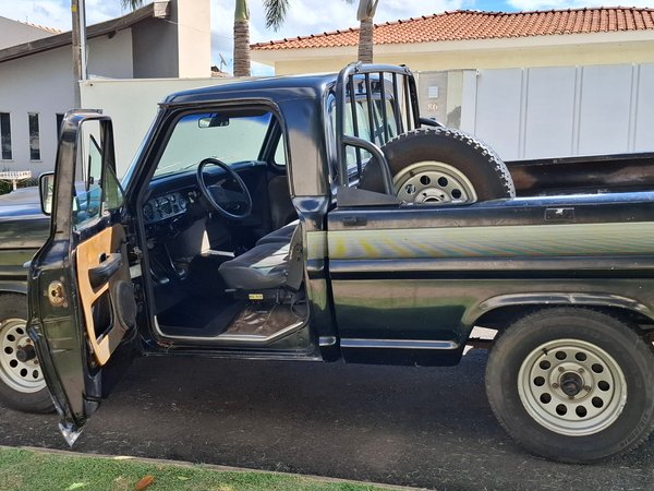 Foto 3 - Ford F1000 Super Série 3.9 Diesel C.S