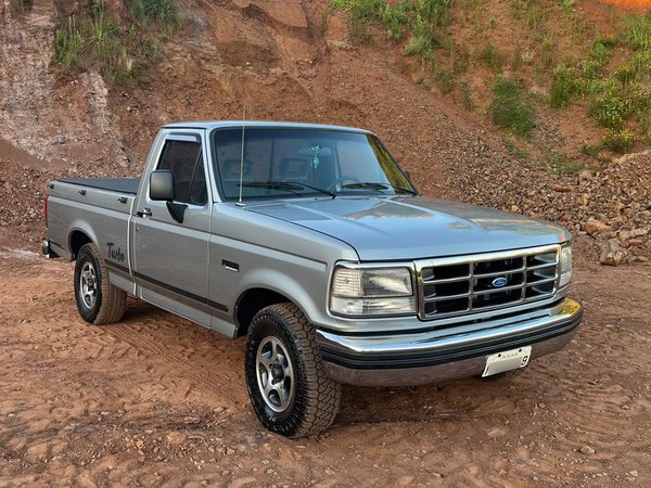 Foto 1 - Ford F1000 XLT 4.3 Turbo Diesel 4x2 C.S