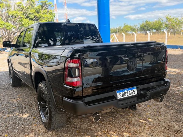 Foto 5 - RAM 1500 Rebel 5.7 V8 Gasolina 4x4