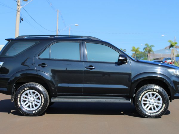 Foto 3 - Toyota Hilux SW4 SRV 3.0 Turbo Diesel 4x4