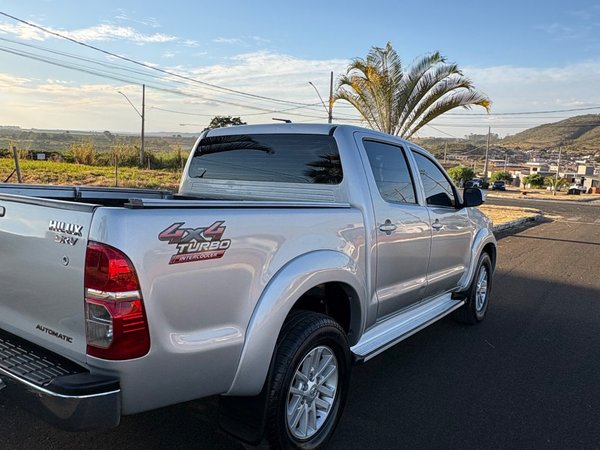 Foto 5 - Toyota Hilux SRV D4-D 2.8 Turbo Diesel 4x4