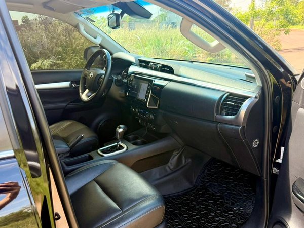 Foto 7 - Toyota Hilux SRX 2.8 Turbo Diesel 4x4