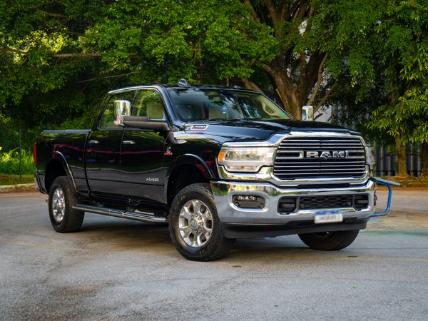 Foto 1 - RAM 3500 Laramie 6.7 Turbo Diesel 4x4