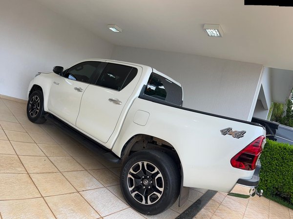 Foto 3 - Toyota Hilux SRX 2.8 Turbo Diesel 4x4