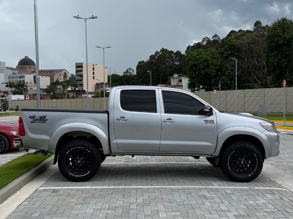 Foto 3 - Toyota Hilux SRV 3.0 Turbo Diesel 4x4
