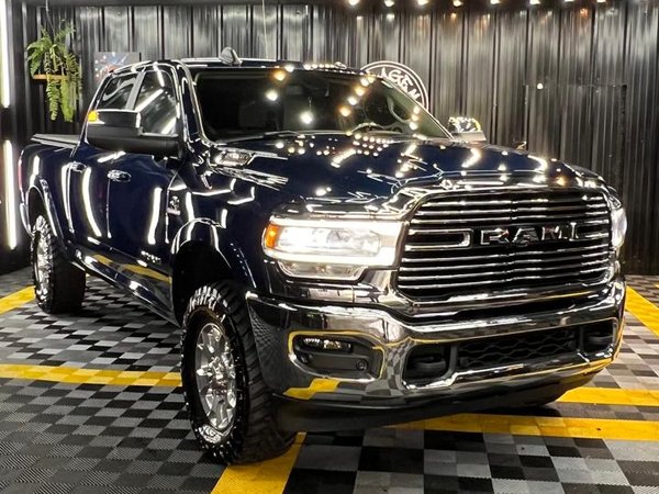 Foto 2 - RAM 3500 Laramie 6.7 Turbo Diesel 4x4