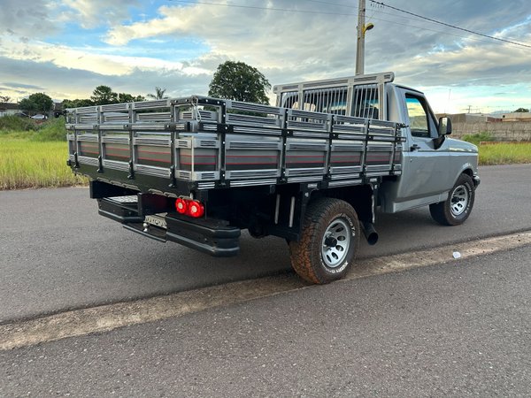 Foto 4 - Ford F1000 Super Série 3.9 Turbo Diesel 4x2 C.S